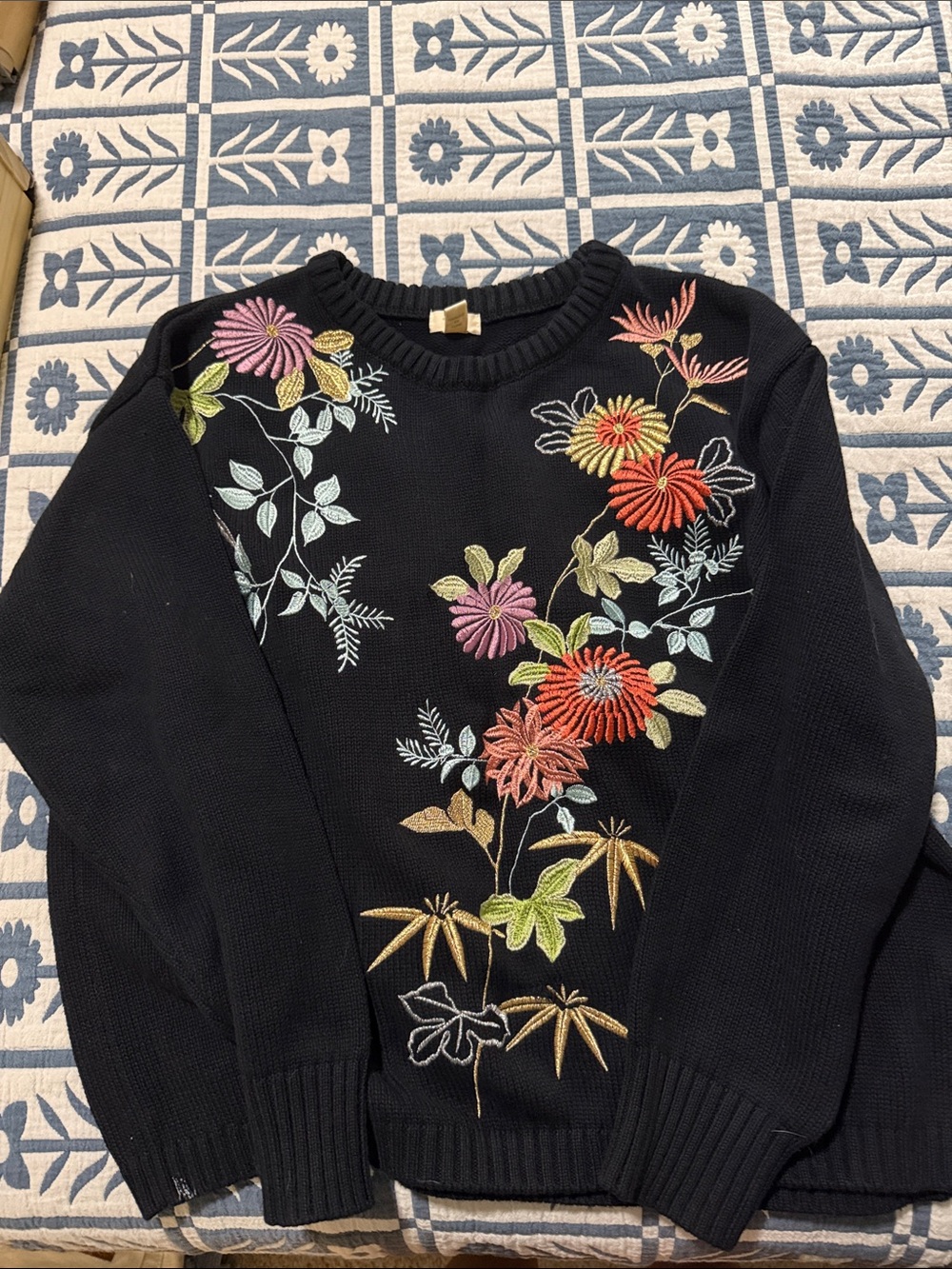 Anthropologie NWOT Embroidered Floral Crewneck Sweater - Black. size S